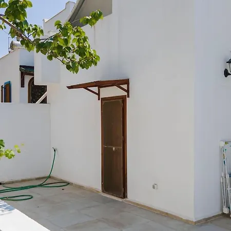 A Cozy Place, A Stone's Throw Away From The * Bodrum